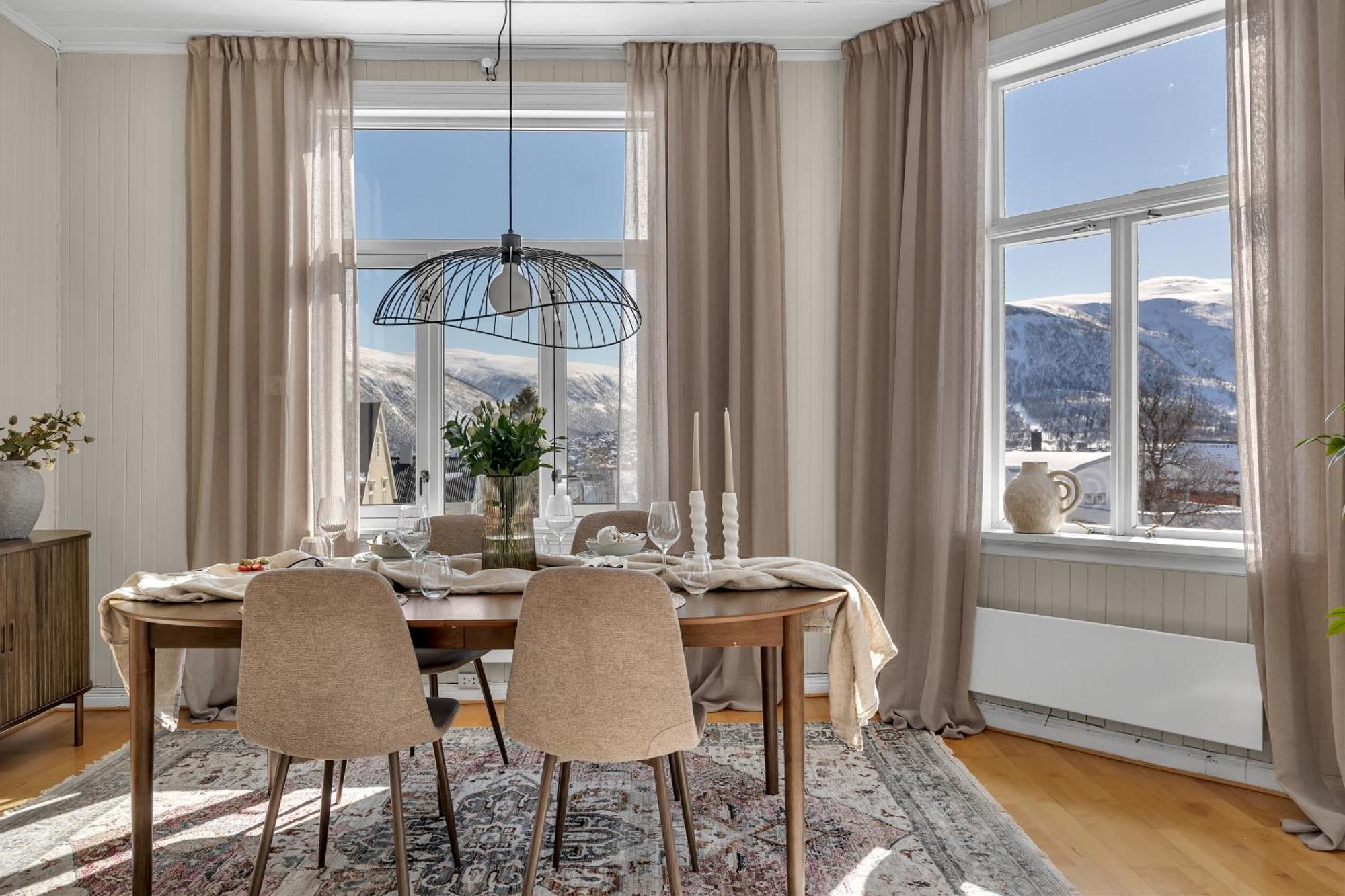 Amazing Tromso City Apartment With Free Parking And Lovely City Views! Luaran gambar